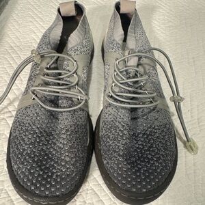 Bionico Women's Gray Knit Comfort Sneakers Elastic Bungee Laces Size 9 Runs Big